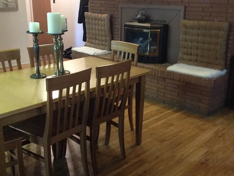 856 E Carter St — Photo 3