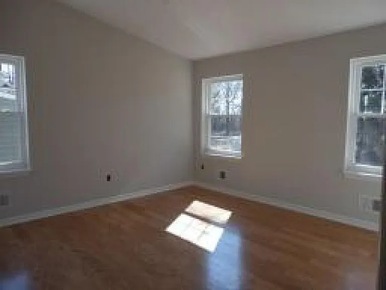 44 Evergreen Ave — Photo 8