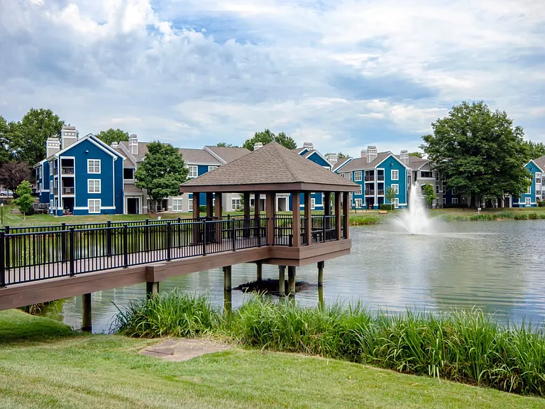 Lakeside Apartments — Photo 52