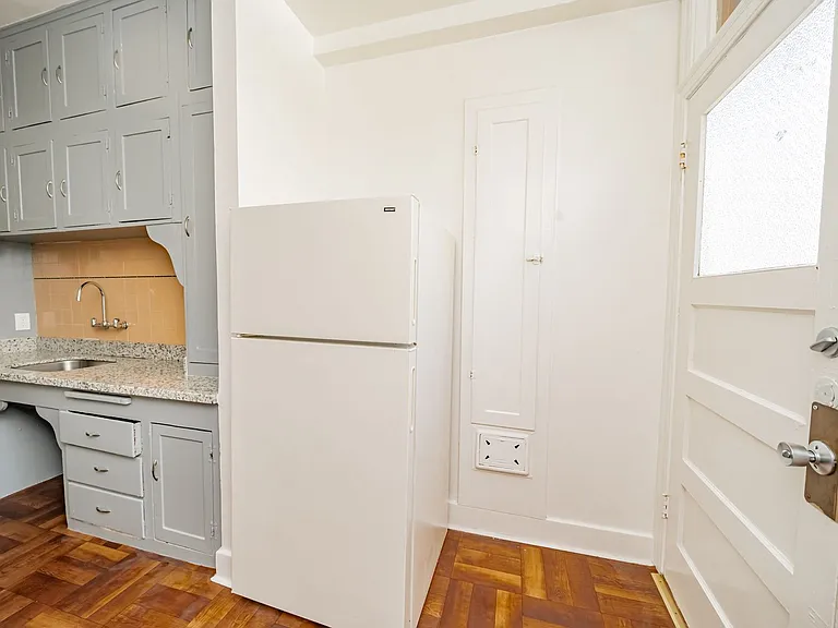 2247 Derby Street — Photo 6