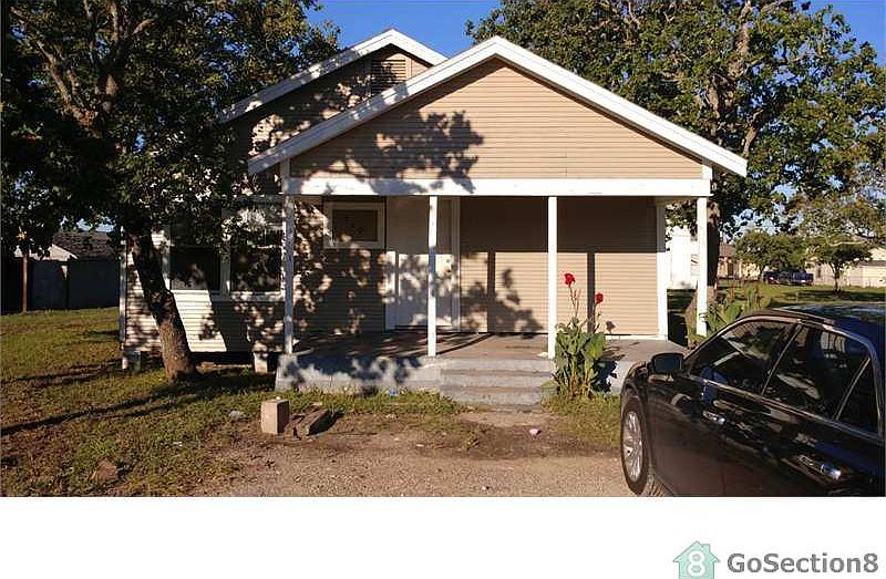 1st image of 720 N Avenue C