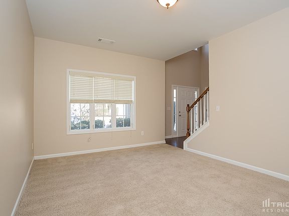 2nd image of 2480 Freemont St