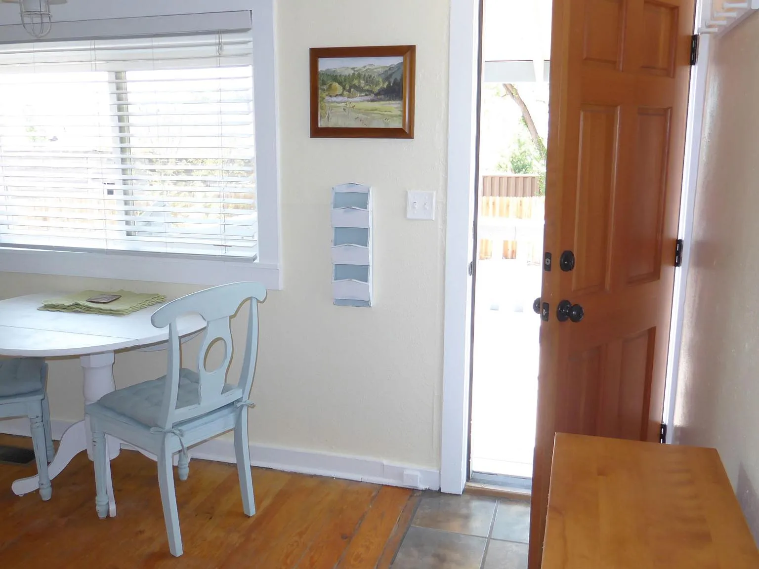 907 W Clay Ave — Photo 3