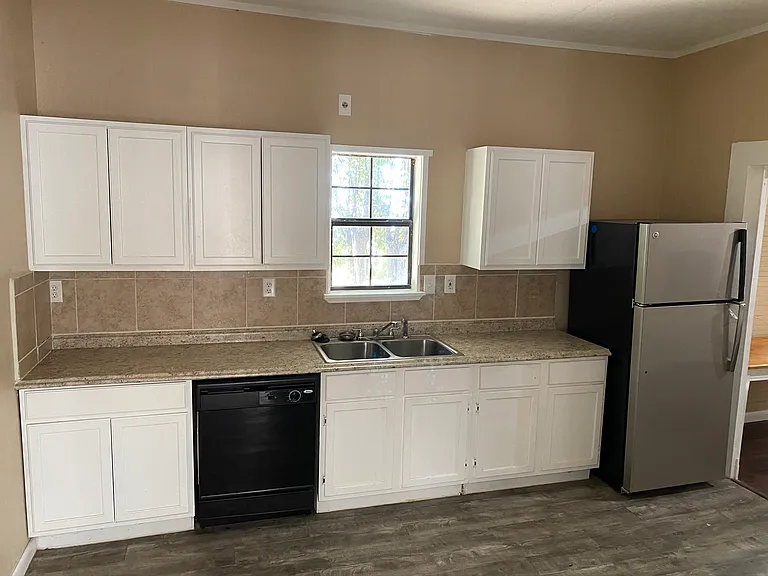 519 E Pine St — Photo 18