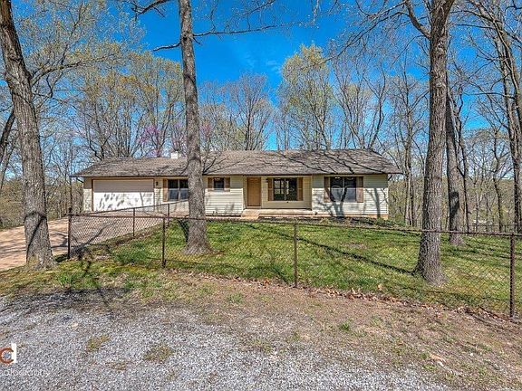 2nd image of 13561 Cardinal Cir
