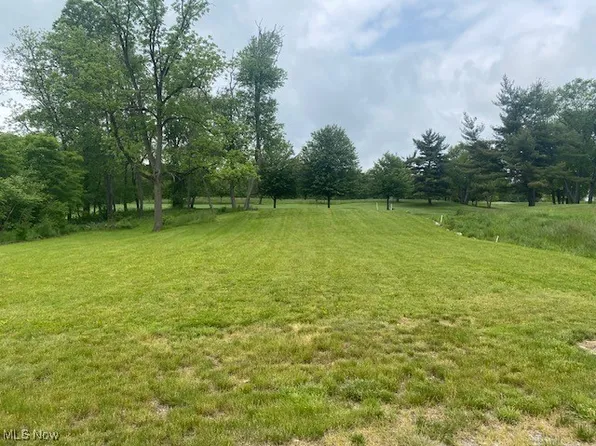 146 Heron Bay Dr, Youngstown, OH 44514