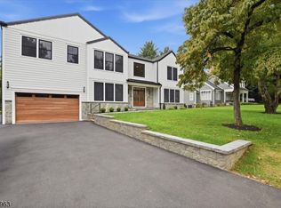 32 Felch Rd, Florham Park, NJ 07932
