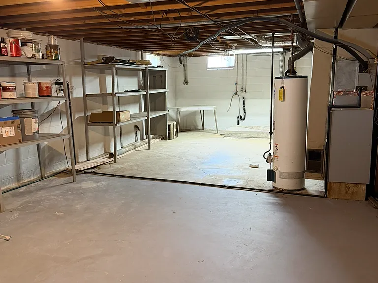 1104 E Walnut St — Photo 9