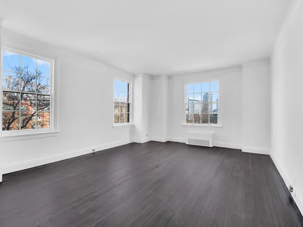 1 Sutton Place South image 14 of 26