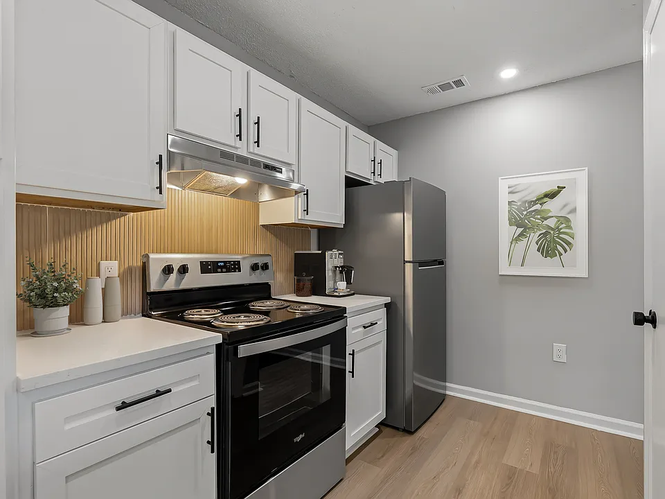The Pointe @ Apex Apartments