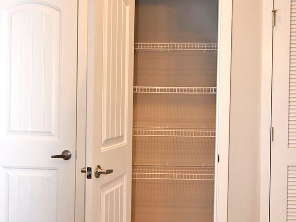 3rd image of 1118 Litton Ave APT 204