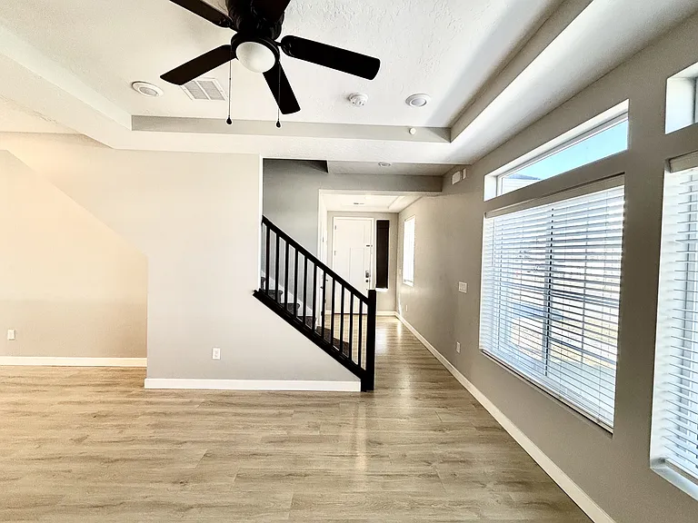 153 E Brushy Canyon St #1 — Photo 4