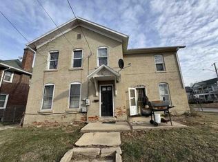 527 S Liberty Ave, Freeport, IL 61032