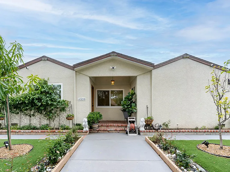 6539 Coldwater Canyon Ave — Photo 27