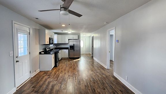 3rd image of 13594 Hamilton St NE