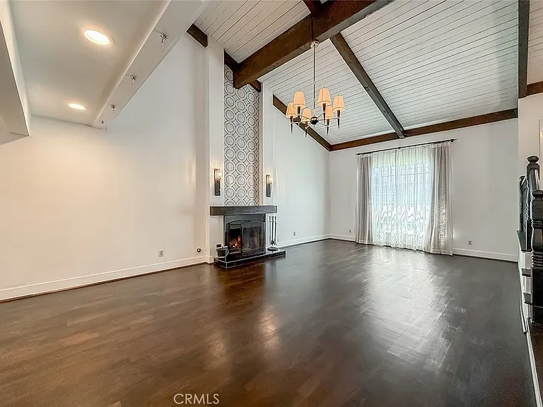 3301 Blue Ridge Ct — Photo 8