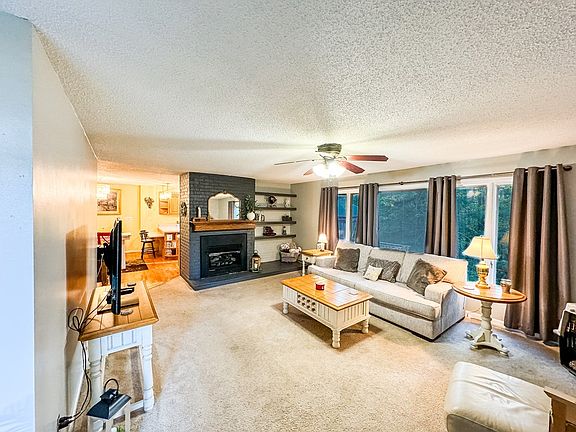5th image of 104 Home St