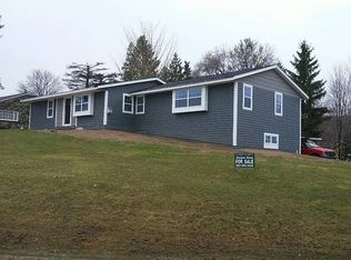 W190S7407 Bay Shore Dr, Muskego, WI 53150