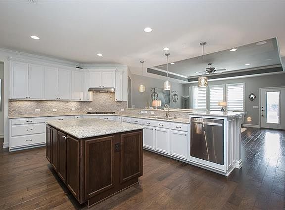 5th image of 2415 Island View Dr