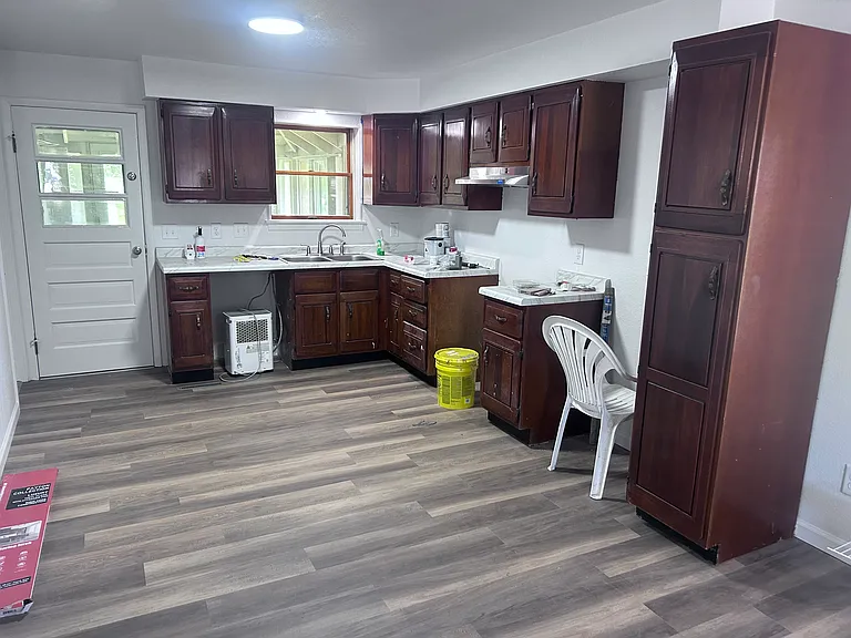 205 N Smith St — Photo 13