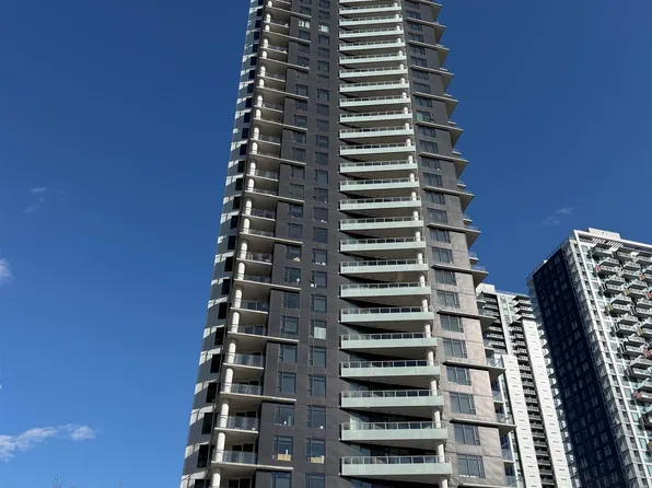 9887 Whalley Blvd #307, Surrey, BC V3T 0P4