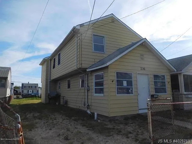 236 Sherman Ave photo 1