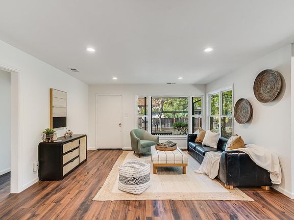 5th image of 20480 Williams Ave