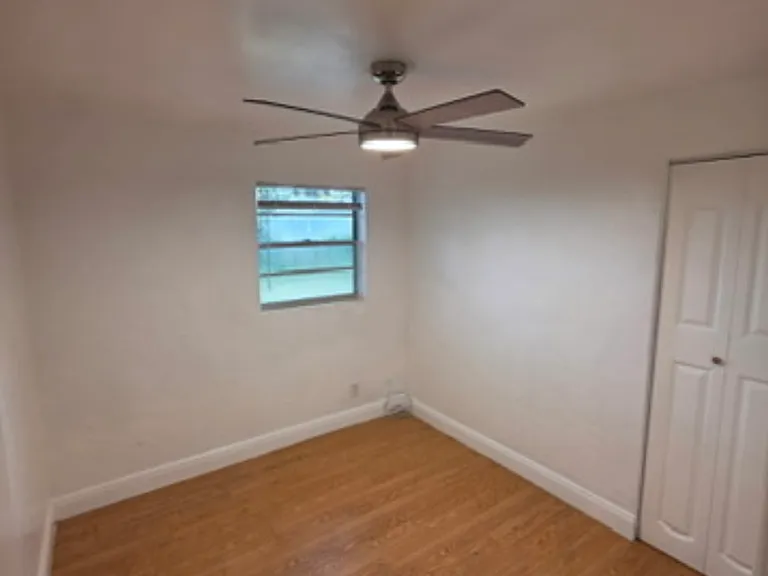 539 Colfax Dr — Photo 6