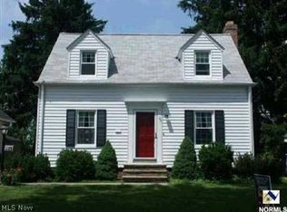 5163 Edenhurst Rd, Cleveland, OH 44124