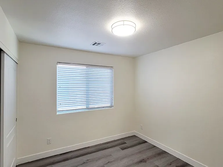 8518 Genesee Ct — Photo 22
