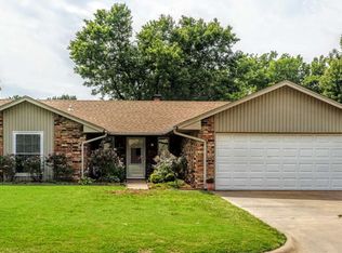 2614 Wagon Trl, Enid, OK 73703