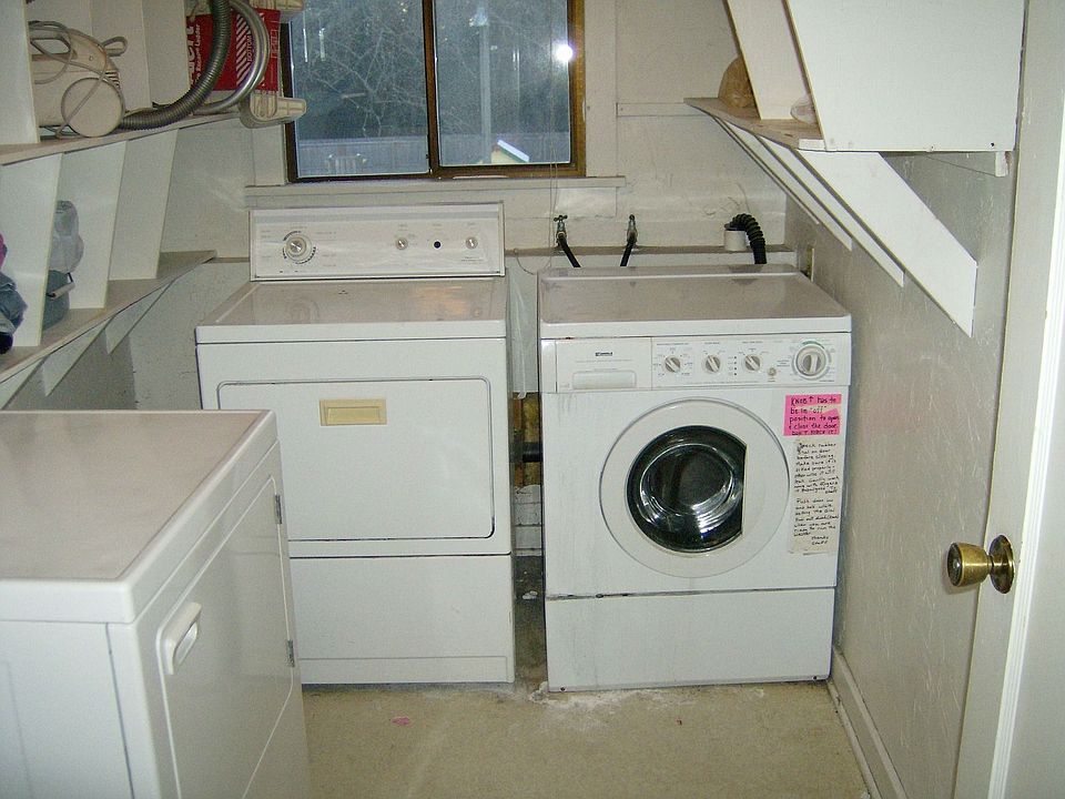 Large laundry area 