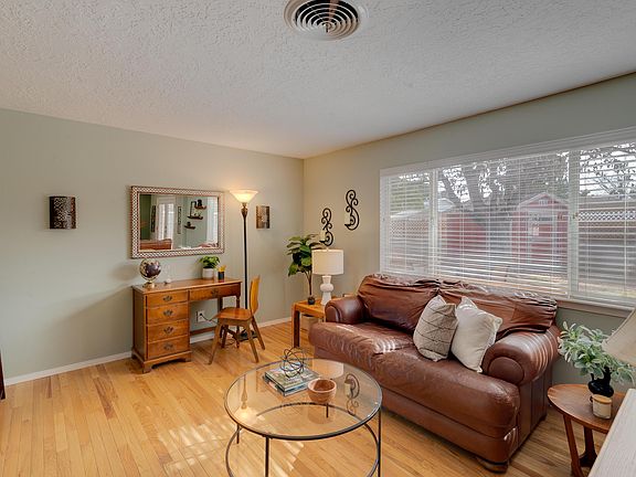 5th image of 8712 La Barranca Ave NE