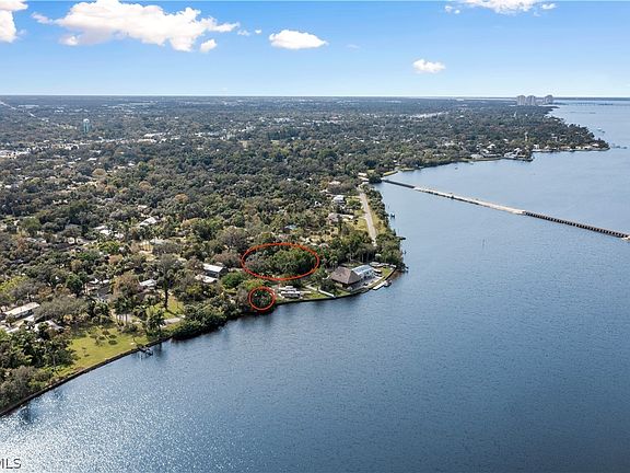 4th image of 4836/4839 E Riverside Dr