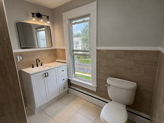 4th image of 7 Brighton Ave #A