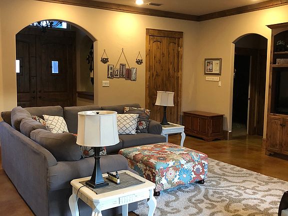 5th image of 10858 Deer Creek Dr