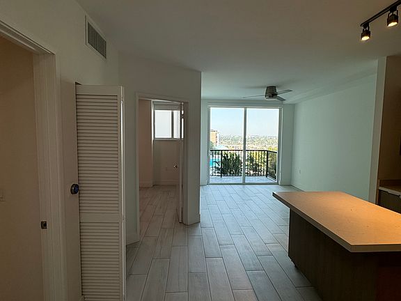 4th image of 602 E Dania Beach Blvd #824