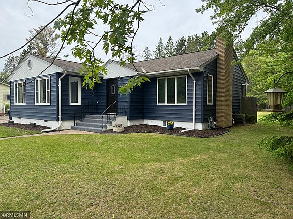 3rd image of 706 Forest Ave W
