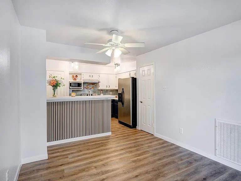 18506 Glen Briar Ln — Photo 8
