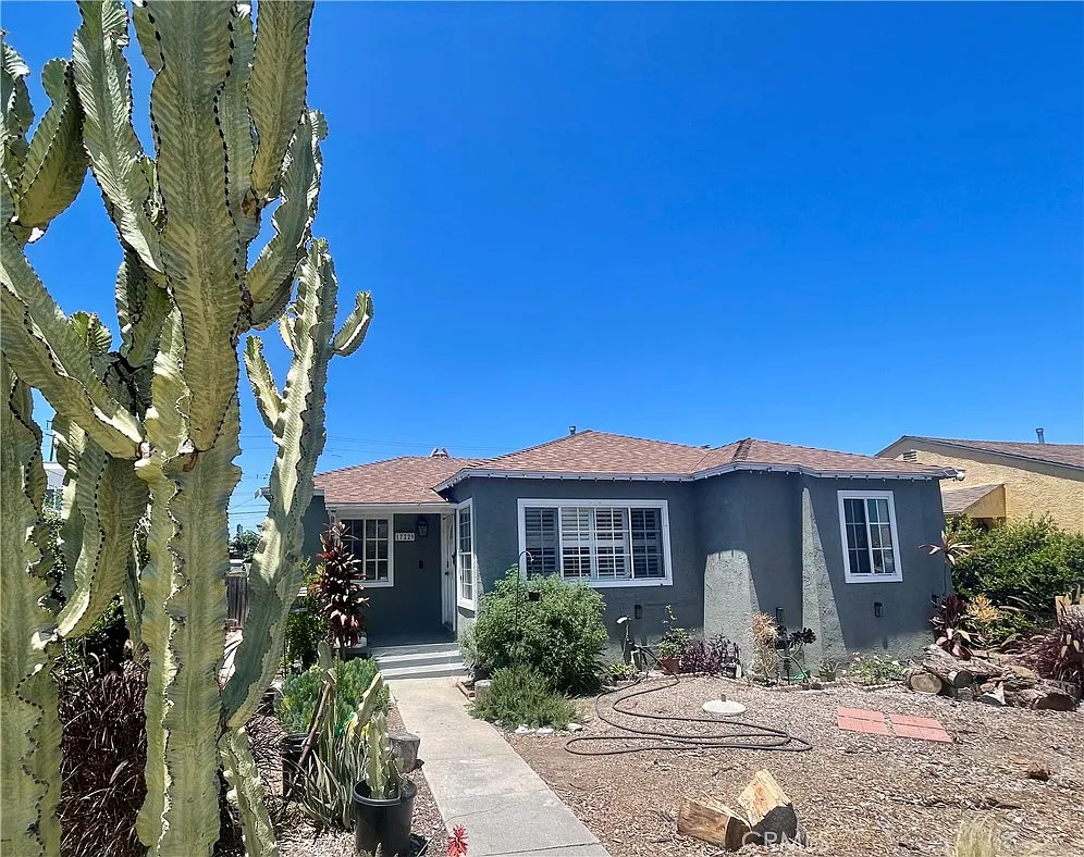 3 bed, 967 sqft, $3,600 — Photo 1