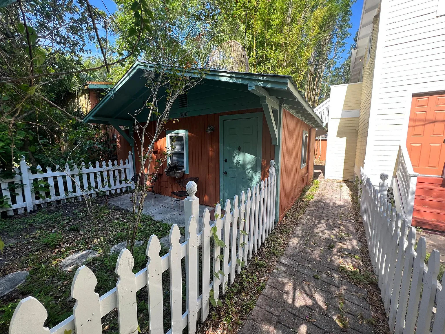 300 S Hayden Ave — Photo 3