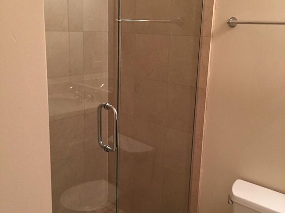 4th image of 2328 N Greenview Ave #55-L