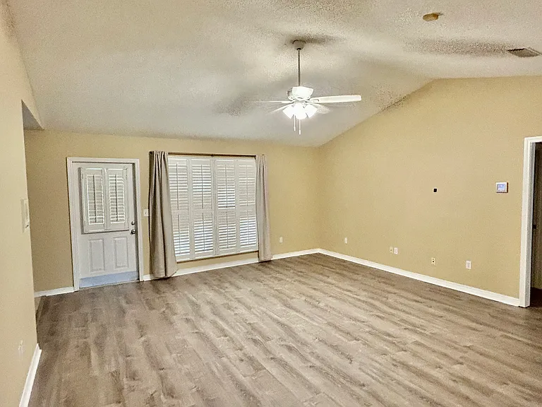640 Wedgewood Dr — Photo 11