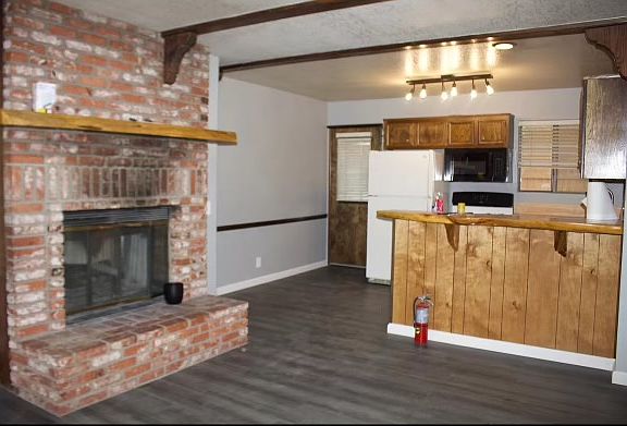 3rd image of 401 E Country Club Blvd #2