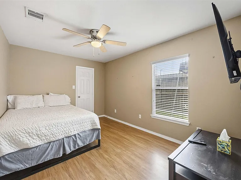 7014 Woodridge Row Dr — Photo 15