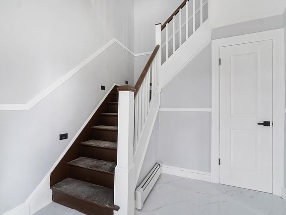 3rd image of 3528 Ely Ave