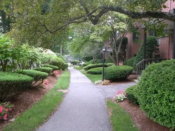 1321 Worcester Rd #610, Framingham, MA 01702