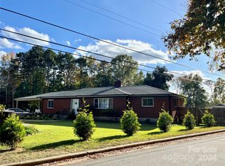 3926 Arvin Dr, Charlotte, NC 28269