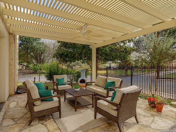 4th image of 444 Herff St