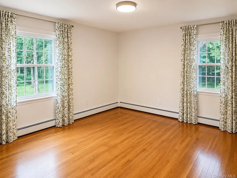 6 Holly Ln — Photo 4
